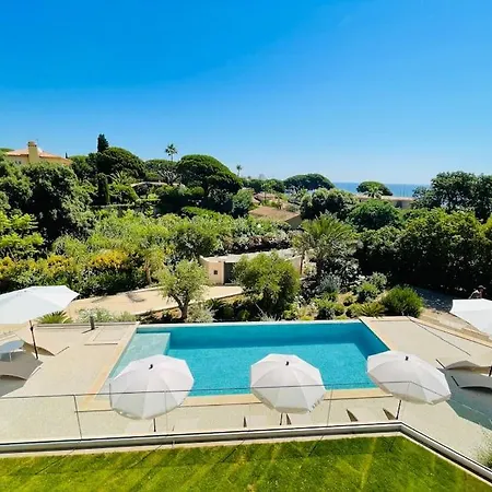 Villa Neuve, Proche Centre Ville, Plage A 100 M - Max *