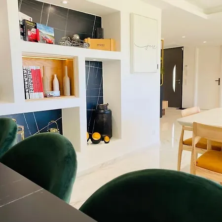 Villa Neuve, Proche Centre Ville, Plage A 100 M - Max