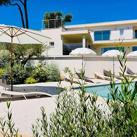Villa Neuve, Proche Centre Ville, Plage A 100 M - Max